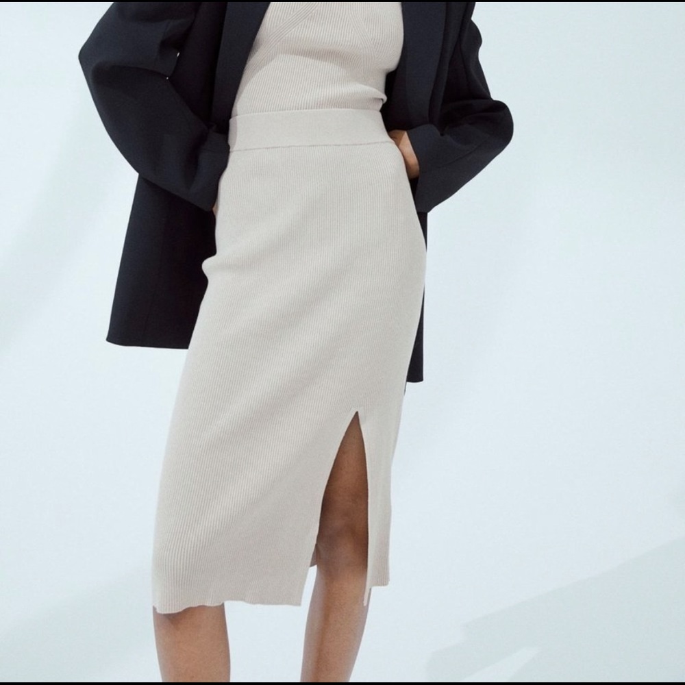 Ribbed Pencil Skirt
